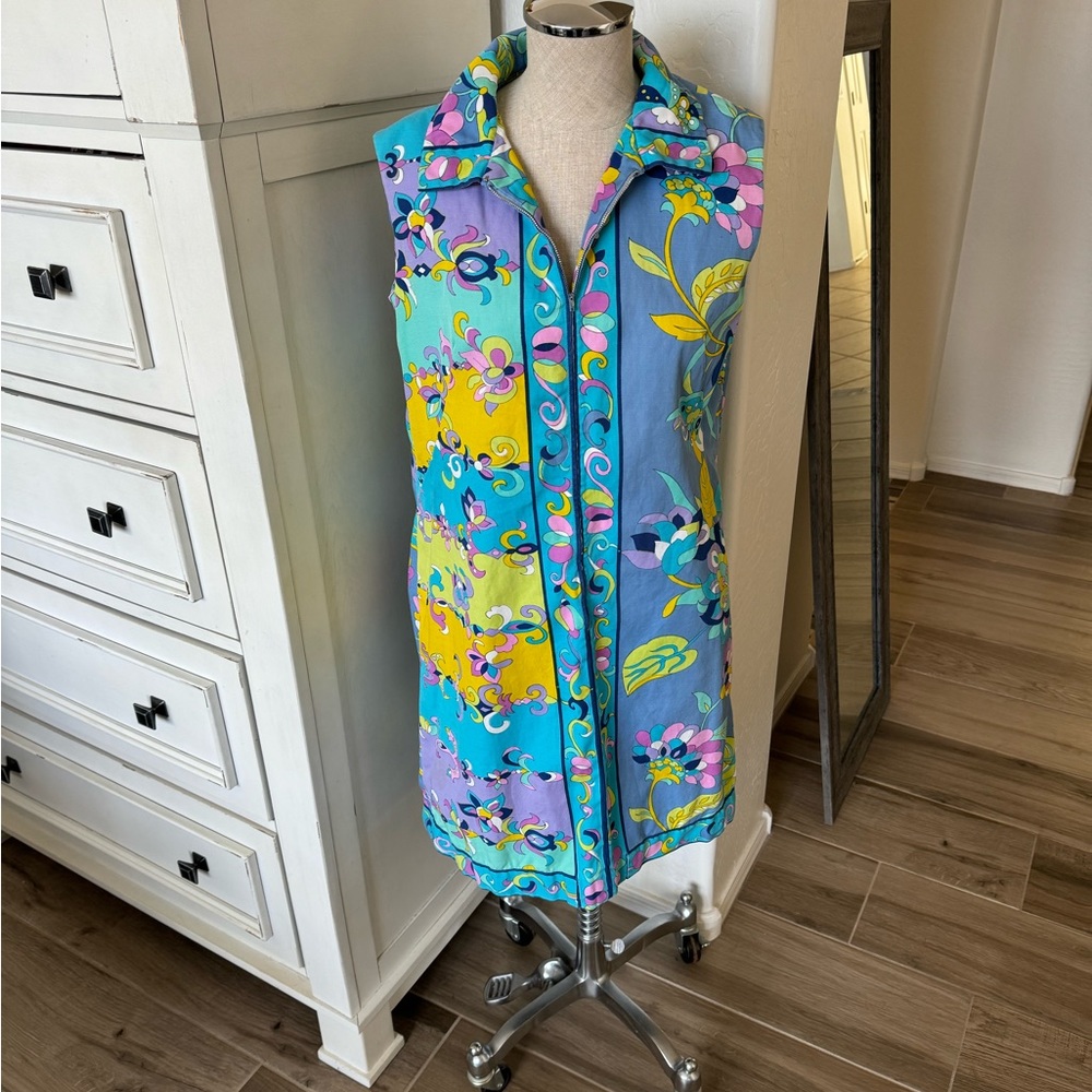 Vintage 1960’s 1/4 zip front mod print shift dress